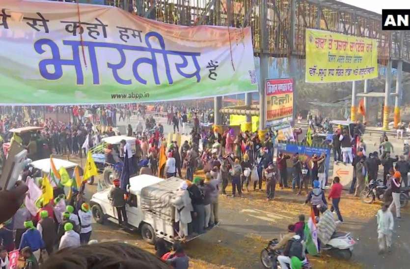 सड़कों पर ‘जय किसान’, ट्रैक्टर रैली की राहों पर बिछाए दिल्लीवासियों ने फूल