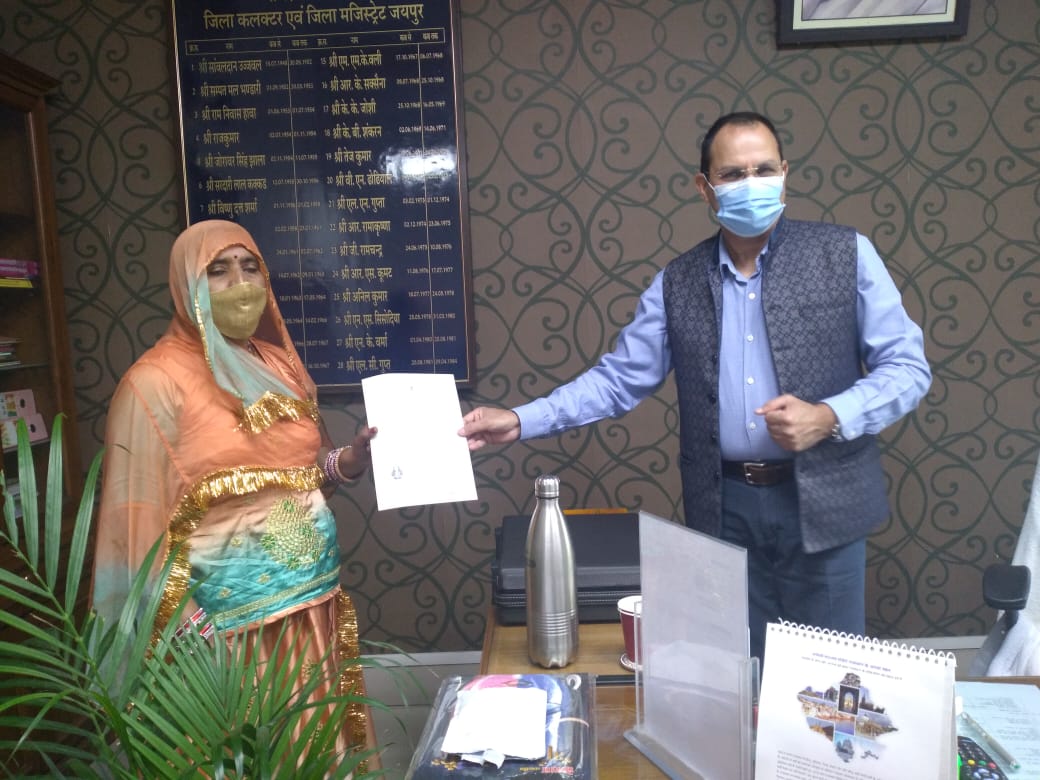 7 पाक विस्थापित अब ‘भारतीय’, जिला कलक्टर ने दिया नागरिकता प्रमाण पत्र पिछले सात से 15 वर्ष से रह रहे थे जयपुर में
