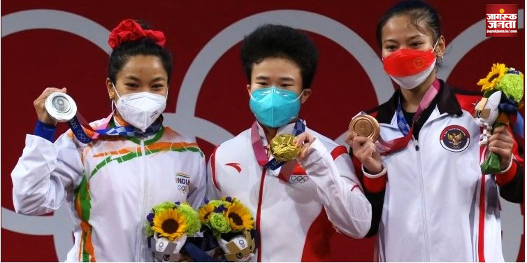टोक्यो ओलिंपिक:मीराबाई चानू ने दिलाया भारत को पहला मेडल, वेटलिफ्टिंग में सिल्वर जीता