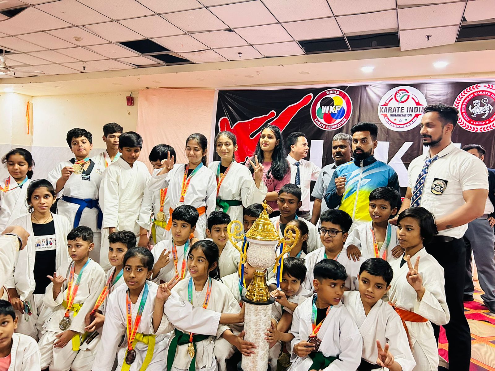रानी लक्ष्मीबाई मार्शल आर्ट्स एकेडमी ने जीती प्रथम चैंपियनशिप ट्रॉफी ।