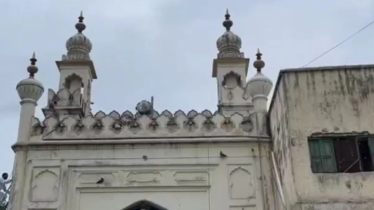 काट दी गई थी मक्का मस्जिद के लाउडस्पीकर्स की बिजली, नमाज से पहले , विवाद की स्थिति