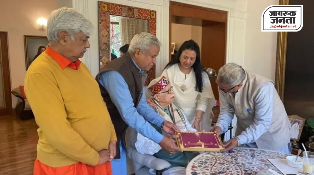 आडवाणी और जोशी को मिला राम मंदिर प्राण प्रतिष्ठा समारोह का न्यौता, चंपत ...