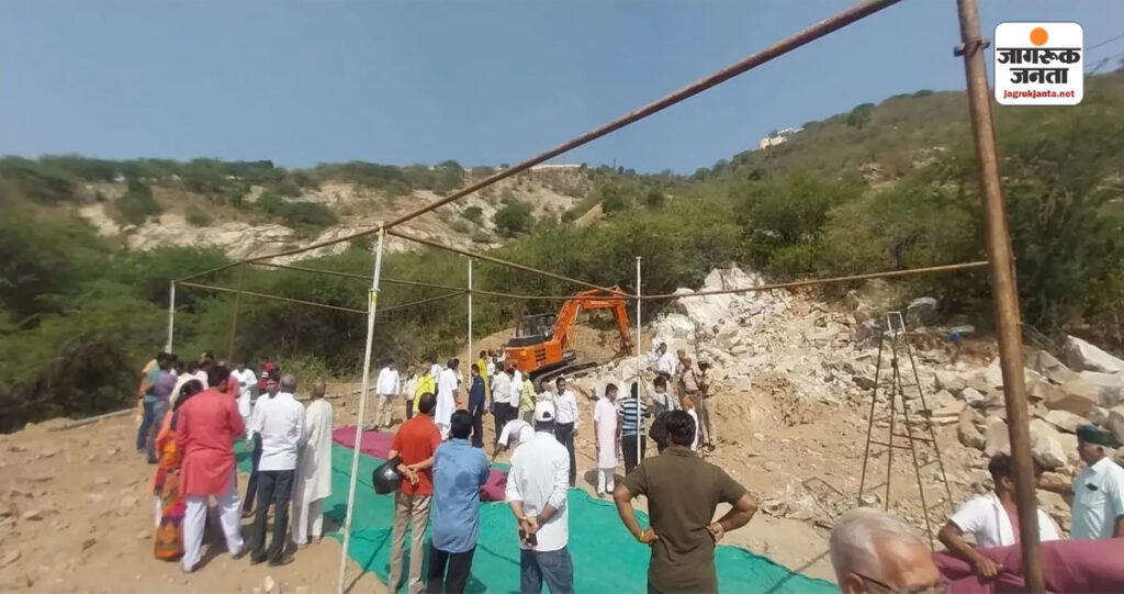 गढ़ गणेश मंदिर रोप-वे का शिलान्यास, संत—महंतों ने किया रोप वे का भूमि ...